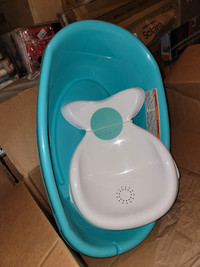 Fisher-Price Whale of a Tub - aquatic-themed baby bath that grow