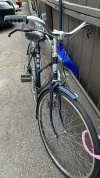  Commute  bicycle With the lock