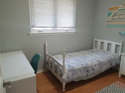 Gorgeous 1 room for rent!