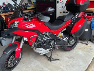 Great condition, yearly maintenance and servicing. Located in Mitchell. Rides great, serious inquire...