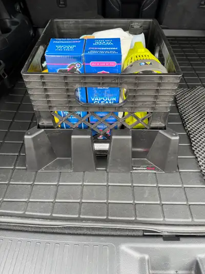 Mint condition, almost as new. Keeps cargo of all different shapes and sizes from shifting and slidi...