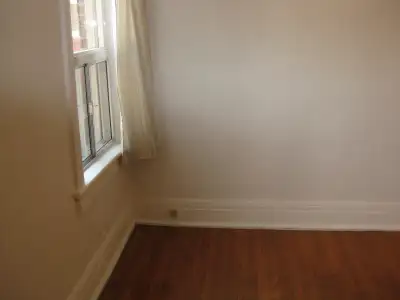 Downtown Toronto Gerrard and Carlaw Furnished, newly renovated 1 bedroom, air condition, high speed...