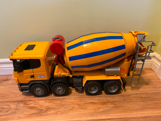 Bruder cement mixer in Toys & Games in Moncton