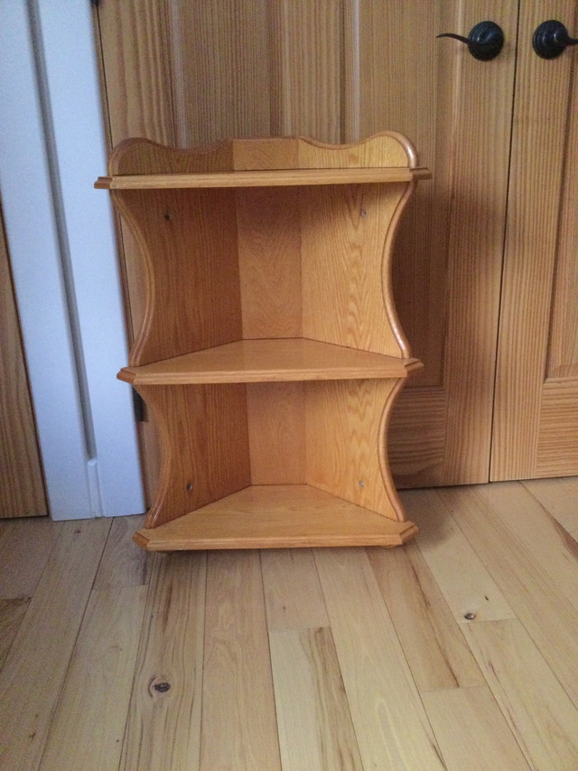 Maple corner shelf in Bookcases & Shelving Units in City of Halifax
