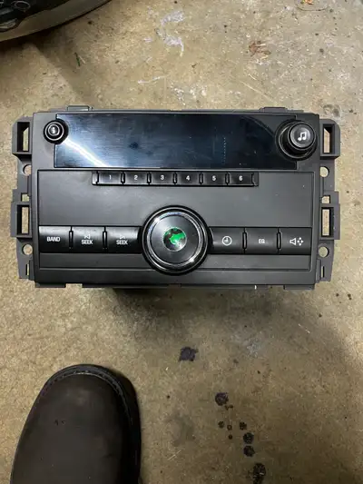 OEM AM/FM radio pulled from a 2008 Chevy Silverado WT Fully functional, no issues at all. I finally...