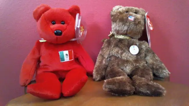2 TY Soccer Themed BEANIE BABIES Osito/2002 FIFA Champion USA