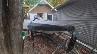 Hydro Stream valero(usa) 17.5 pieds entièrement refait plancher et derrière du bateau renforcer vien...