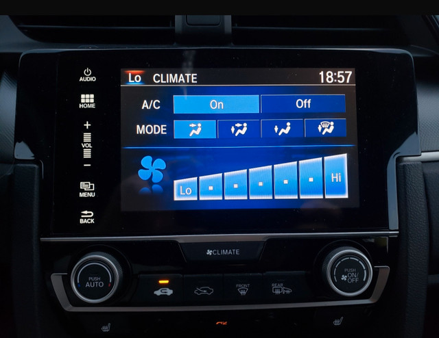 Honda Civic 2018 comme neuve, propriétaire directement. Une taxe dans Autos et camions  à Ville de Montréal - Image 4