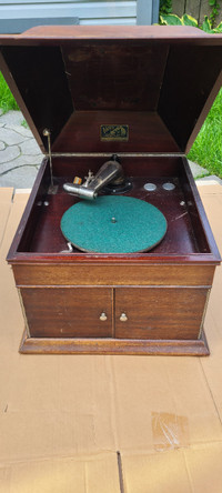 Victor Antique Phonograph