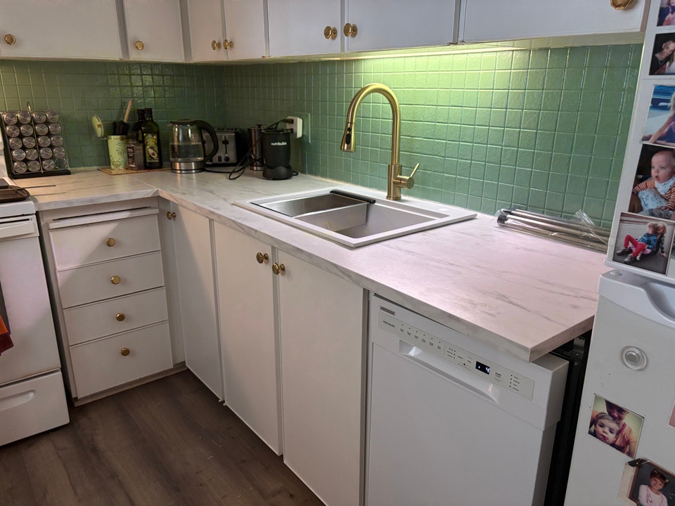 Bright 2-Bedroom Furnished Condo-3 Double Beds-Gym-Pool 4
