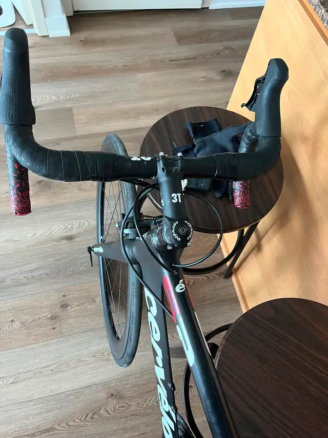Cervélo S2 Aero Carbon Road Bike LEGEND size 56 in Road in City of Toronto - Image 4