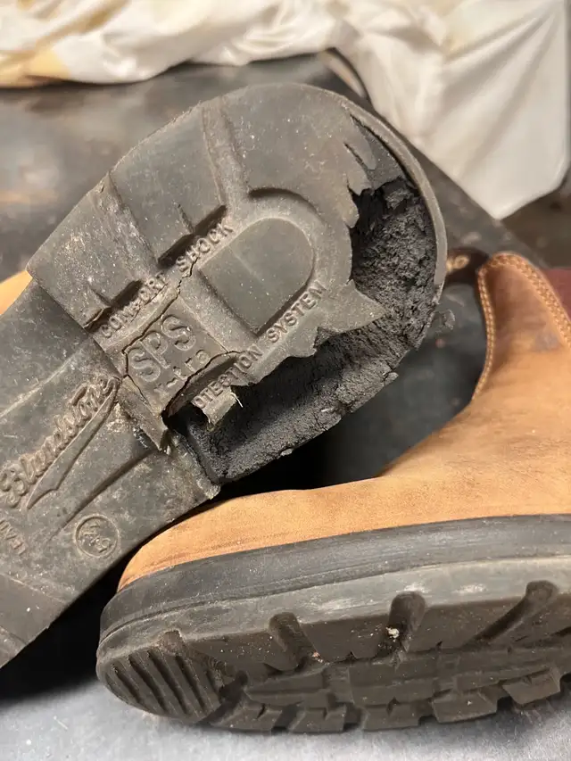 Blundstone boots size 5 1/2 ( read description) in Other in City of Toronto - Image 4