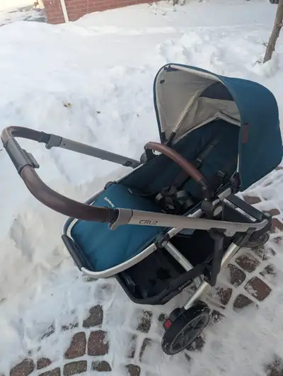 Uppababy Cruz V2 stroller, View more