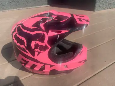 Fox dirt bike helmet. Youth medium. Good condition.