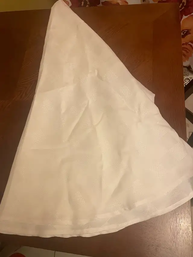 white checkered round tablecloth  in Kitchen & Dining Wares in Mississauga / Peel Region - Image 2