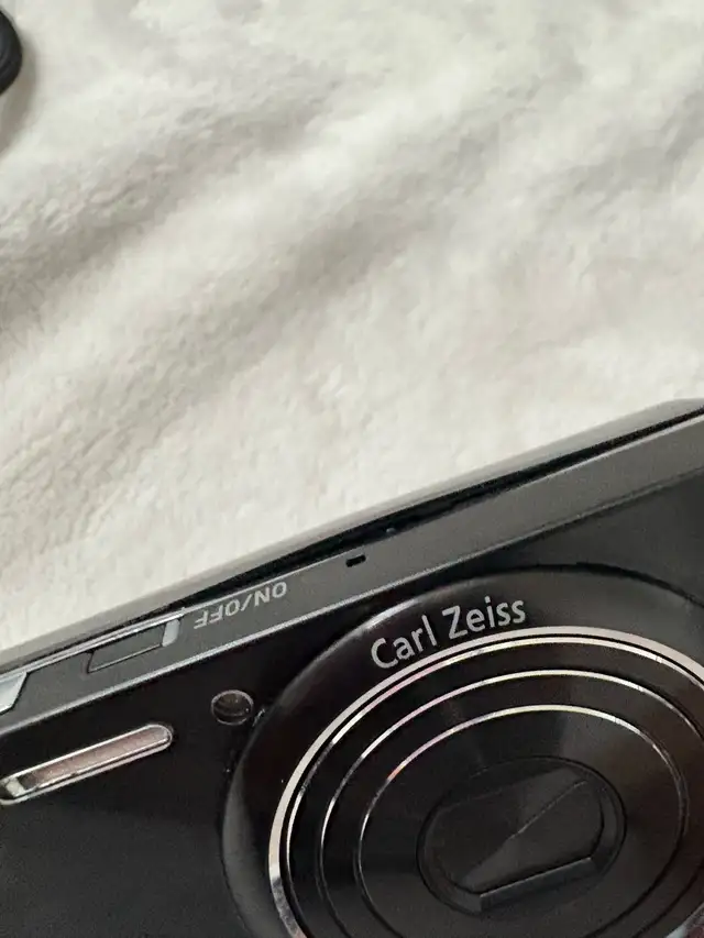 Sony Cyber-shot DSC-W570 16.1 Mega Pixels in Cameras & Camcorders in Oakville / Halton Region - Image 4