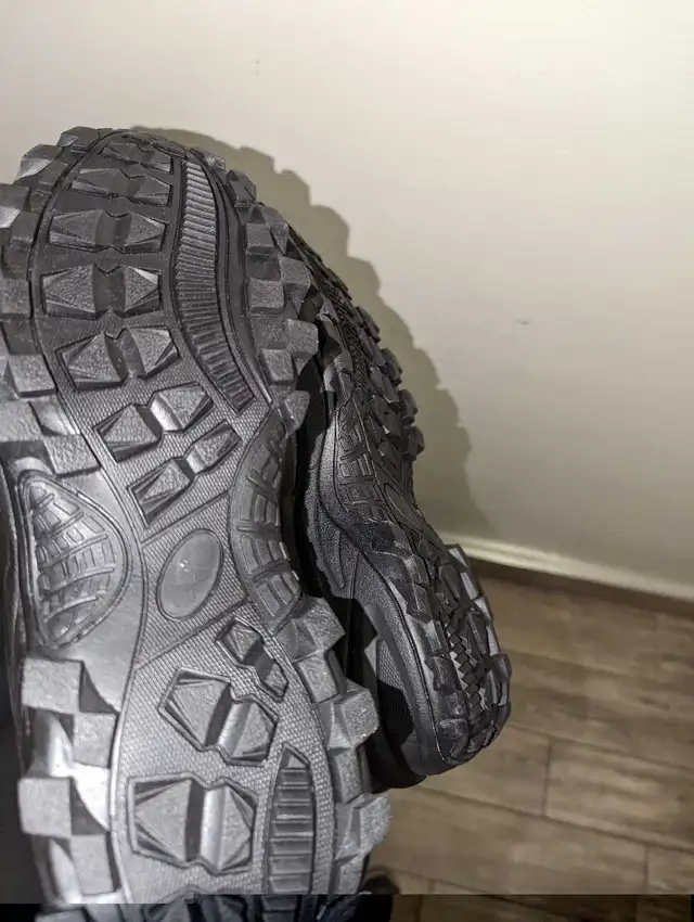 Three pair of brand new boots waterproof in Multi-item in City of Toronto - Image 7