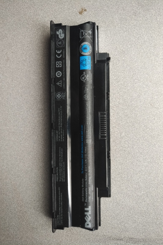 Dell Laptop Chargers and Battery in Laptop Accessories in Markham / York Region