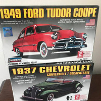 LINDBERG 1937 Chevy Convertible & 1949 Ford Tudor Coupe Model