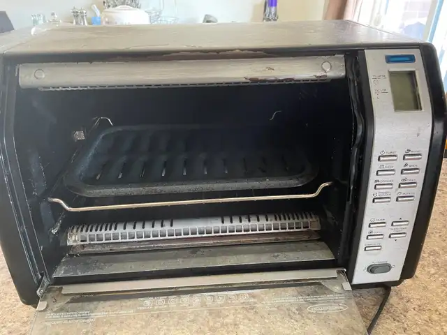 Electric Oven Toaster Broil/ Rotisserie  in Toasters & Toaster Ovens in Mississauga / Peel Region - Image 4