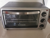 Black and Decker toaster oven perfect condition