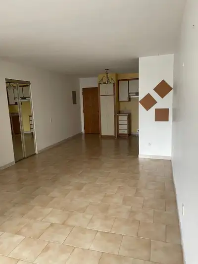 Lumineux 4 ½ à Louer – Cœur du Shop Angus (Rosemont) - Demi sous-sol Disponible maintenant! Vivez da...