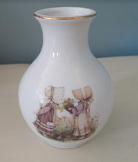 Vintage 1981 Holly Hobbie Designers Collection porcelain vase