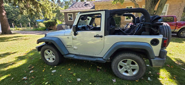 2012 Jeep Wrangler for sale in Cars & Trucks in Stratford - Image 4