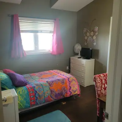 ROOM ON ACREAGE SOUTHEAST SIDE