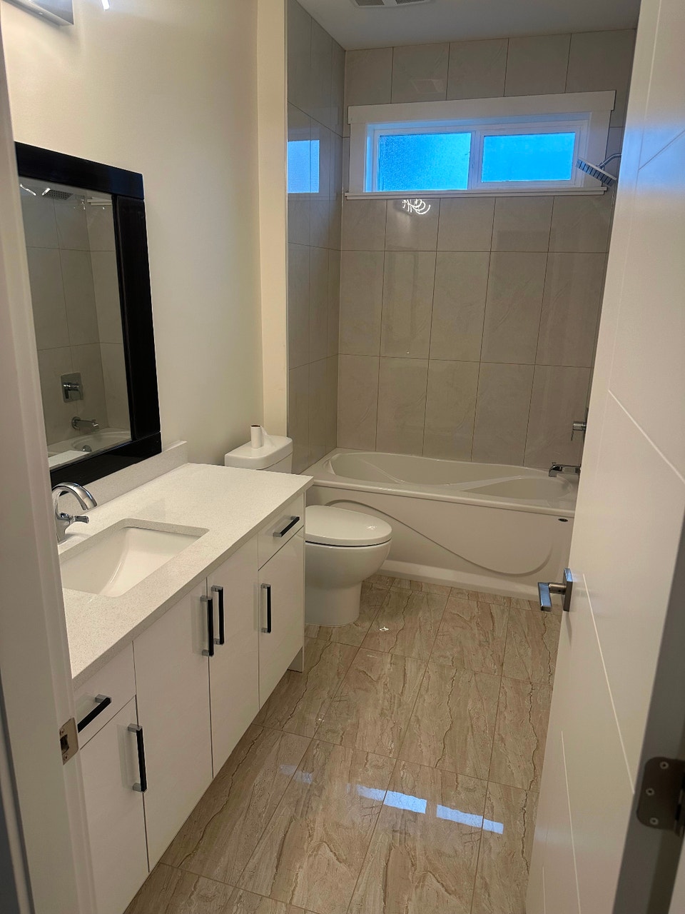 2 bedroom 1  bath Ground-Level Suite for Rent. 2
