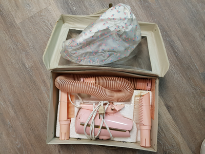 Vintage all-pink hairdryer set untouched since the 1960's, complete with case. See pictures. Case ne...