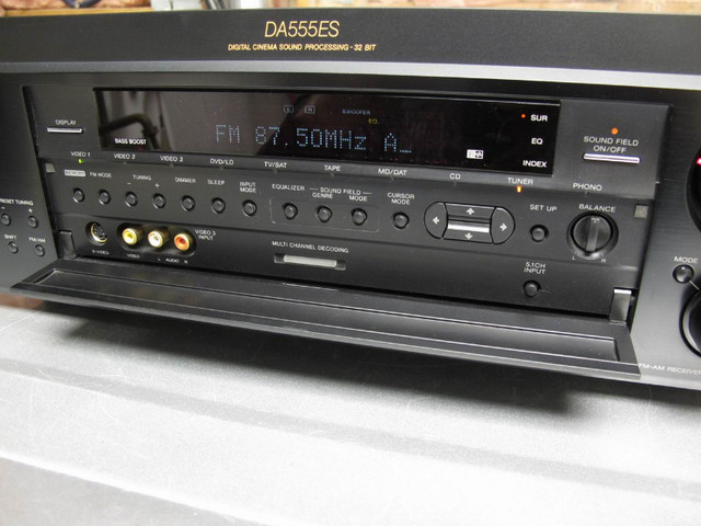 Sony STR-DA555ES Flagship 5.1 600W receiver, Exc working shape in Stereo Systems & Home Theatre in City of Toronto - Image 2
