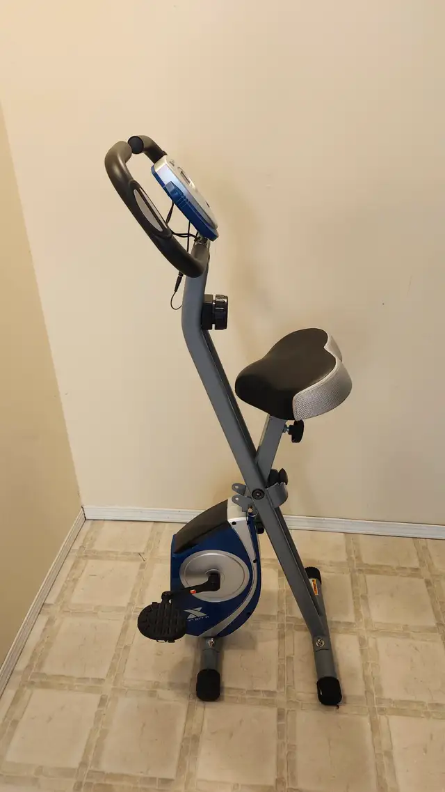 Exercise Bike Xterra in Exercise Equipment in Edmonton - Image 4