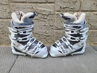 Salomon ski boots 22/US size 5 for women, View more