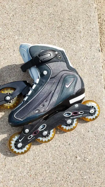 Womens Nike Rollerblades size 9 new condition Used for 2 hours Like new $120