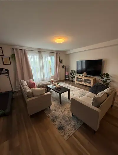 Renting a room in a 2 bedroom apartment in Sydney . Looking for a neat flatmate (preferably female)....