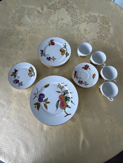 20 pcs ,Royal Worcester Evesham Dinner Set for four, View more