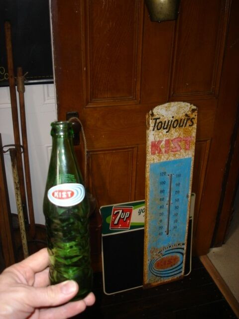 Cabaret Coca-Cola et thermomètre 7 Up , cruche St-John à Fleur dans Art et objets de collection  à Shawinigan - Image 4