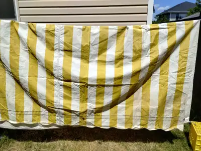 Boler for 13 ft tarp awning 60$ needs some washing and cleaning to make it like new condition 403 89...