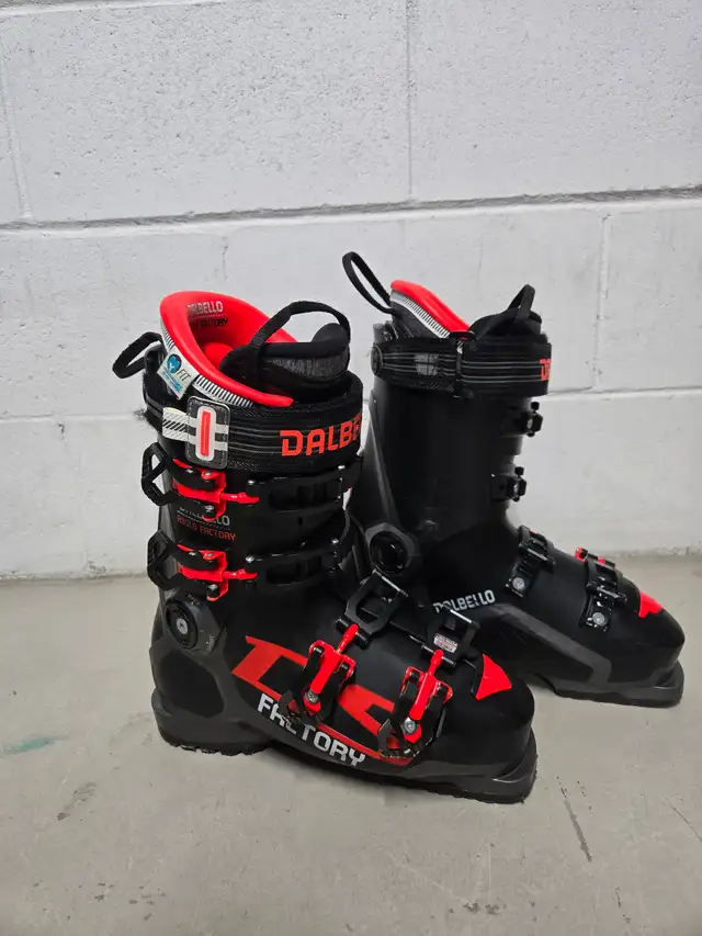 Premium Dalbello Alpine Ski Boots size 255 in Ski in City of Montréal - Image 2