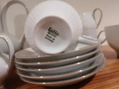 VINTAGE MADE IN GERMANY EDELSTEIN TEA SET . 1.TEA JUG WITH LID 1. SUGAR BOWL WITH LID 1. CREAMER 5....