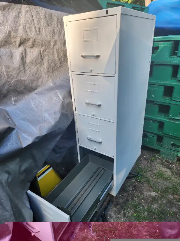 Heavy Duty Old Style 4 Drawer Fieling Cabinet White W Dividers in Bookcases & Shelving Units in Windsor Region - Image 10
