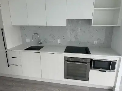 clean & bright room in new condo near Yonge & Shuter