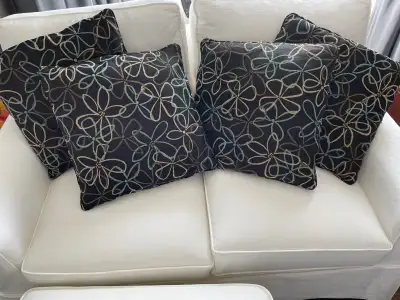 Coussins Design pour le sofa ou le lit, View more