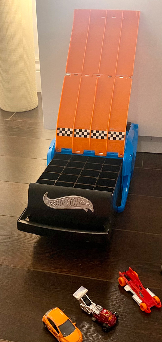 Hot Wheels étui de rangement 20 véhicules + pistes de courses Jouets