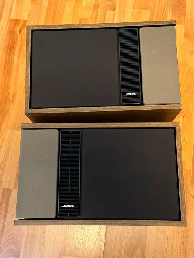 Bose 301 Speakers