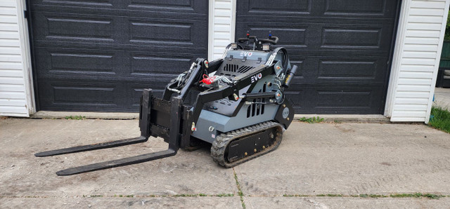 Mini skid steer , power wheel barrow , mini ex for rent  in Other in St. Catharines - Image 2