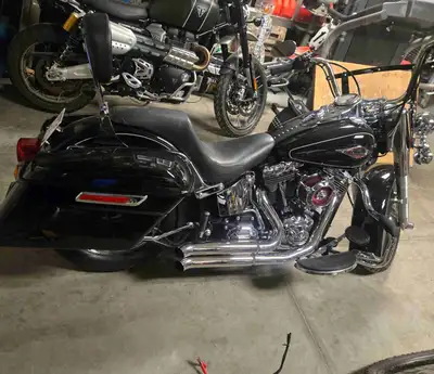 This bike is in great condion. It has aftermarket hard bags, LED lighting and Basanni firesweep exha...