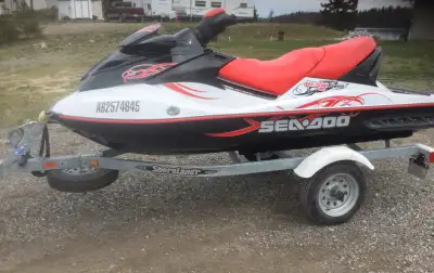 Excellent condition,low hours(44 hours), 215hp, stable ride. Comes with 2010 ShorelanderTrailer, and...