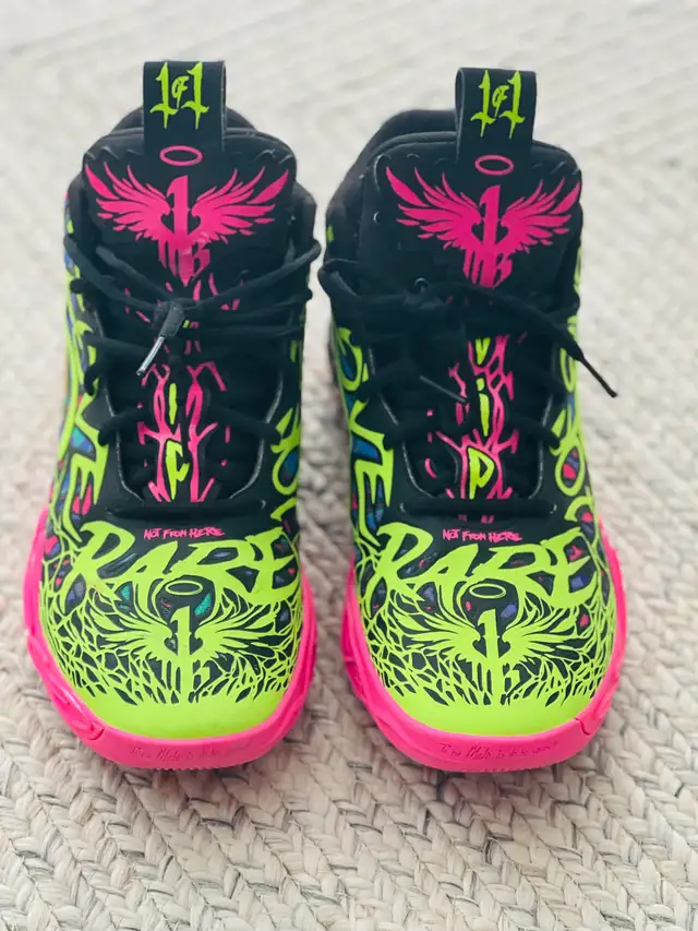 LaMelo basketball sneakers youth size 7 in Kids & Youth in West Island - Image 3